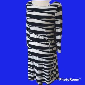 Ivanka Trump Black & White Stretch Shift Dress